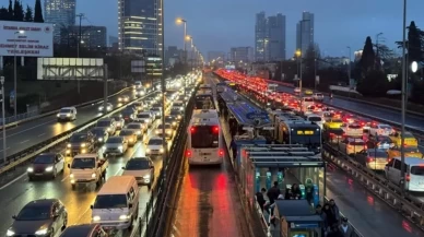 İstanbul’da akşam trafiği kilitlendi: Yoğunluk yüzde 90’a dayandı