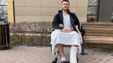 Yanındaki yaralı arkadaşını ve küçük kızı kurtardı