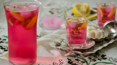 Rengiyle büyüleyen, mide dostu Reyhan Şerbeti tarifi