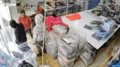 Tekirdağ'da ilginç anlar! Kadın esnaftan okkalı tokat gelince kaçacak yer aradılar