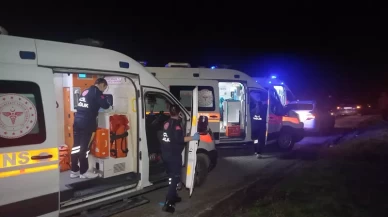 Otomobil ile ambulans çarpıştı