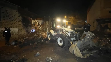 Siverek’te korkutan çökme: Toprak ev yerle bir oldu, 3 ev tahliye edildi!