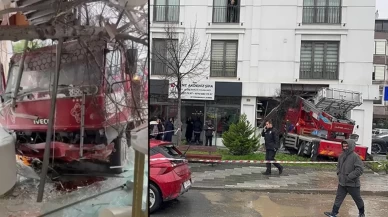 Büyükçekmece'de nakliye kamyonu diş polikliniğine daldı: Anne ve oğlu yaralandı!