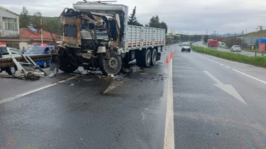 İzmir'de feci kaza: Belediye kamyonuna arkadan çarptı: 1 ölü