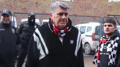 Serdar Adalı taraftarla birlikte stadyuma geldi