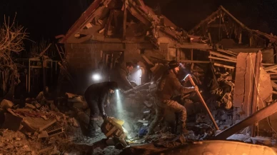 Rusya, Ukrayna'ya bomba yağdırdı: 2 ölü, 6 yaralı