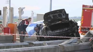 KMO'da korkunç kaza! Gişelere ok gibi saplandı