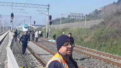 Kocaeli'de raylara giren yayaya hızlı tren çarptı: 45 yaşındaki Ercan Köstek hayatını kaybetti