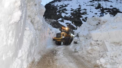 Karbastı köy yolunda açma çalışması başladı