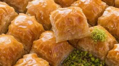 Hazır yufkadan çıtır baklava tarifi: Evde pratik ve lezzetli şerbetli tatlı