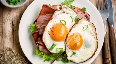 Protein deposu yumurta ve zeytin tabağı