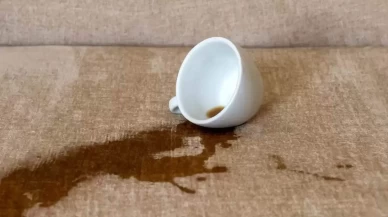 Koltuktaki inatçı çay lekesine ev yapımı çözüm!