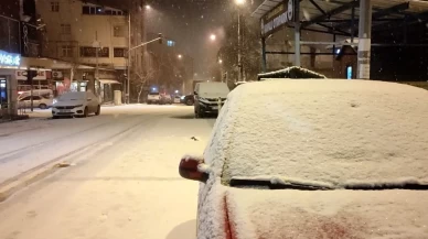 Ardahan’da mart sürprizi: Kent yeniden beyaza büründü