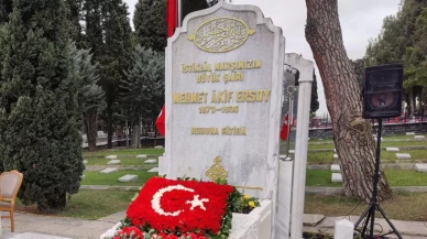 Mehmet Akif Ersoy’un anısı İstanbul’da düzenlenen törenle yaşatıldı