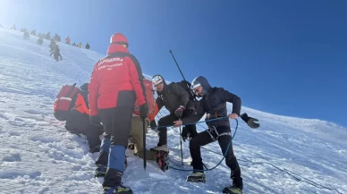 Uludağ'da tırmanışta mahsur kalan 2 kadın kurtarıldı!