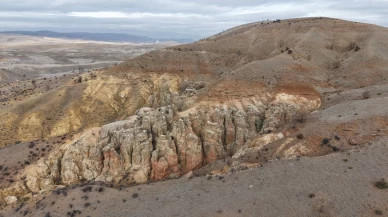 Doğa tutkunlarının gözdesi: Yahşihan'daki ilginç kaya oluşumları!