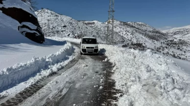 Siirt'te karla mücadele sürüyor: Mahsur kalan vatandaşlar kurtarıldı