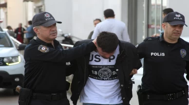 Ayağıyla araç kullanan sürücüye ceza! Görüntüler sosyal medyada tepki çekti