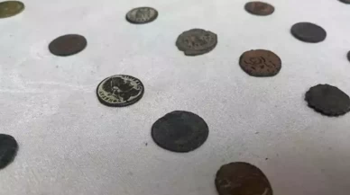 Hatay'da tarihi eser operasyonu: Kırıkhan'da sikkeler ve dedektör ele geçirildi