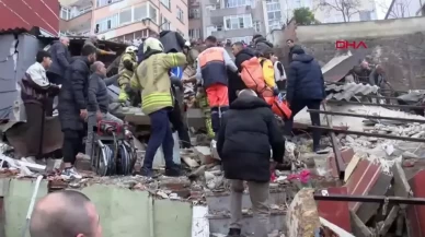 Fatih'te iki bina çöktü! 1 kişi hayatını kaybetti