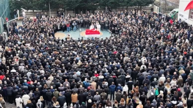 Fatma Nur öğretmen gözyaşlarıyla uğurlandı