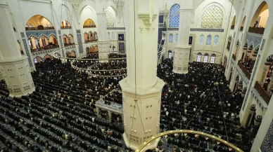 Tarihi camilerde saf tutuldu, gönüller birleşti!