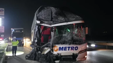 Merzifon’da yolcu otobüsü ve TIR çarpıştı