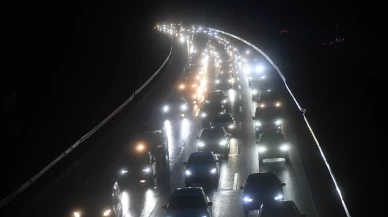 Tatilcilerin dönüş çilesi başladı! İstanbul yolunda 'Kırmızı alarm'