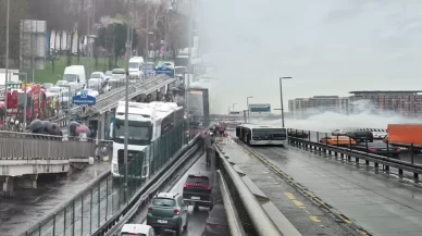 İstanbul'da korkutan yangın! Metrobüs alev alev yandı!