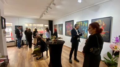 Funda Köz’ün “Akışın İzinde” sergisine yoğun ilgi