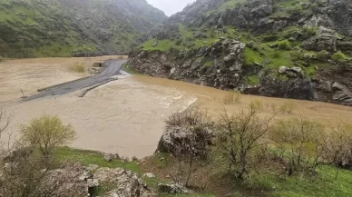 Hakkari’yi sağanak vurdu!