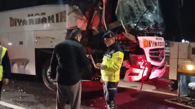 Yolcu otobüse tıra çarptı: 10 yaralı!