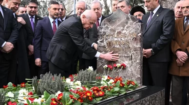 MHP Lideri Devlet Bahçeli, Başbuğ Alparslan Türkeş'i kabri başında andı!