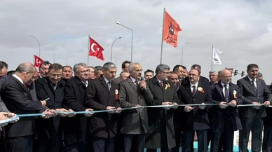 Afyonkarahisar'a çifte müjde: İki yol projesiyle 1.8 milyar liralık tasarruf! Bakan Uraloğlu hizmete açtı
