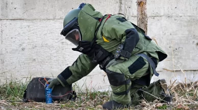Bomba imha ekipleri görev başında