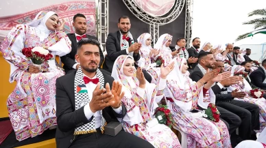 Gazze'de 150 çift, toplu nikahla dünya evine girdi