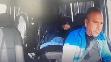Arnavutköy'de kamyonetle çarpışan okul servisinde öğrenci koltuktan böyle fırladı
