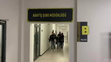 Doğurduğu bebeğini çöp konteynerine atan cani anne hakim karşısında...