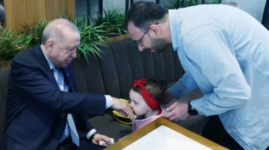 Cumhurbaşkanı Erdoğan’dan Beyoğlu’nda sürpriz kafe ziyareti