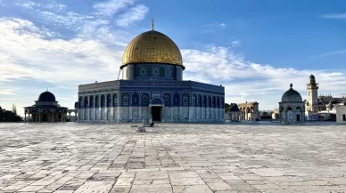 Mescid-i Aksa'da ilk cuma namazı gözyaşlarıyla kılındı