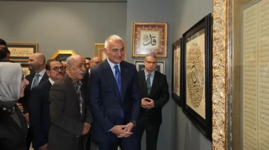 Bakan Ersoy, 'Fuadname Hat ve Ebru Sergisi'ni açtı