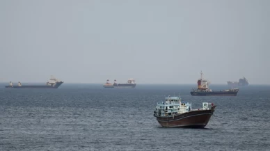 İran yük gemisi Devrim Muhafızları eşliğinde Umman Denizi’ni geçti