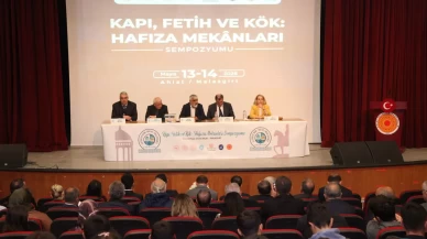 Ahlat'ta "Kapı, Fetih ve Kök: Hafıza Mekanları" sempozyumu! 'Dünyaya nizam vermişiz'