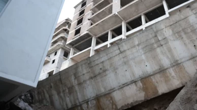 Nevşehir'de sabaha karşı dehşet! 'Yıldırım düştü sandık, istinat duvarı evimize girdi'