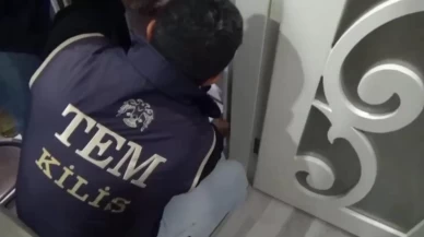 Firari FETÖ'cü banyodaki gizli bölmede yakalandı!