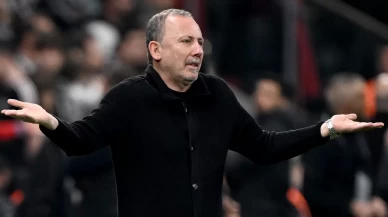 Beşiktaş tribünlerinden Sergen Yalçın’a tepki