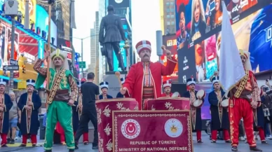 New York'ta mehteran rüzgarı! Times Meydanı Türk ezgileriyle yankılandı