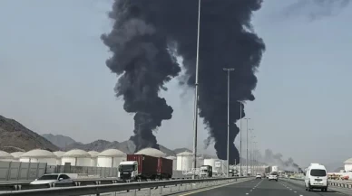 BAE İran'ı vurdu! Basra Körfezi’nde büyük patlama