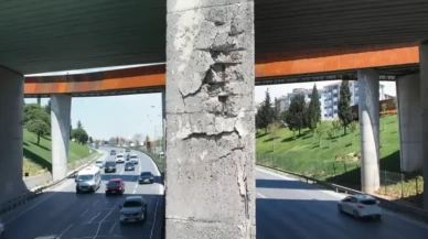 İstanbul Büyükşehir Belediyesi'nden büyük sorumsuzluk! Tır ve otobüslerin geçtiği köprü yıkılmak üzere! Beton parçaları tek tek dökülüyor!