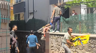 Aksaray'da çatıdan düşen işçinin sırtına demir korkuluk saplandı!
